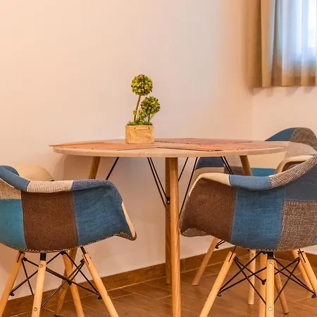 Apartman Helios Red & Blue *